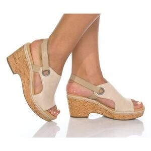 Clarks Women's Giselle Sea Suede Slingback Platform Wedge Sandals Size 11M Beige
